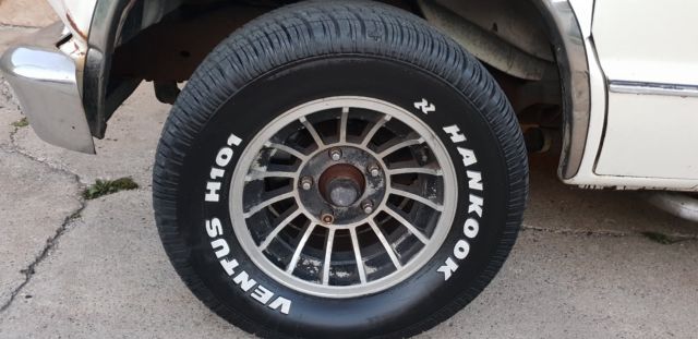 1990 White Ford E-Series Van