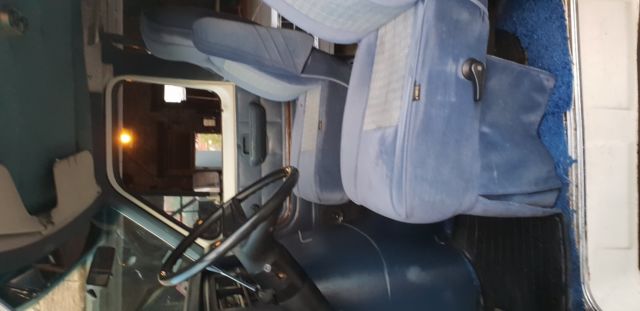 1990 White Ford E-Series Van