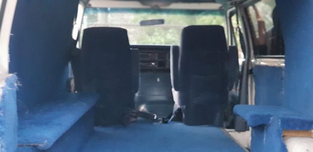 1990 White Ford E-Series Van