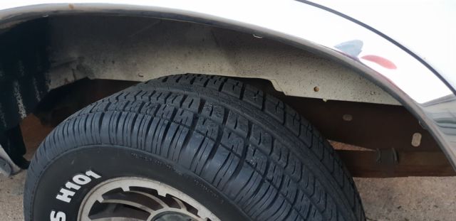 1990 White Ford E-Series Van