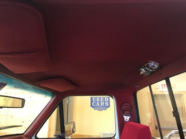 1990 White Ford F-150 Standard Cab Pickup