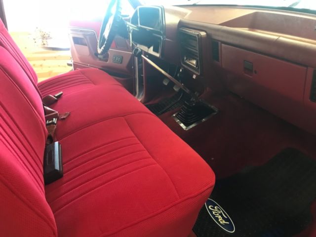 1990 White Ford F-150 Standard Cab Pickup