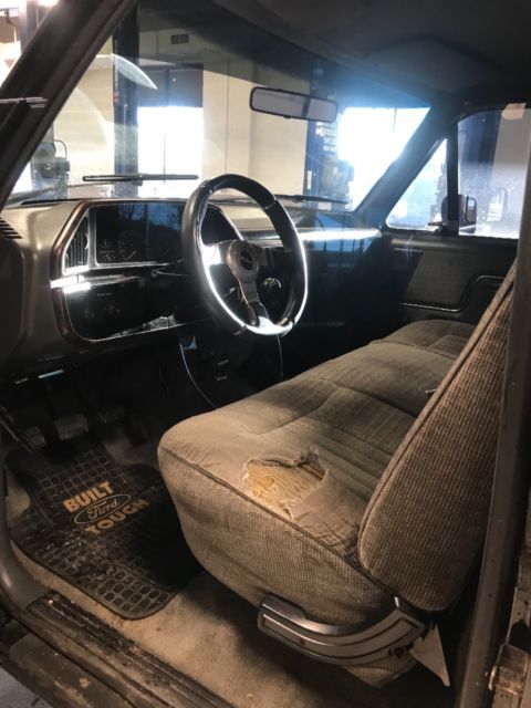 1990 Black Ford F-150 Standard Cab Pickup