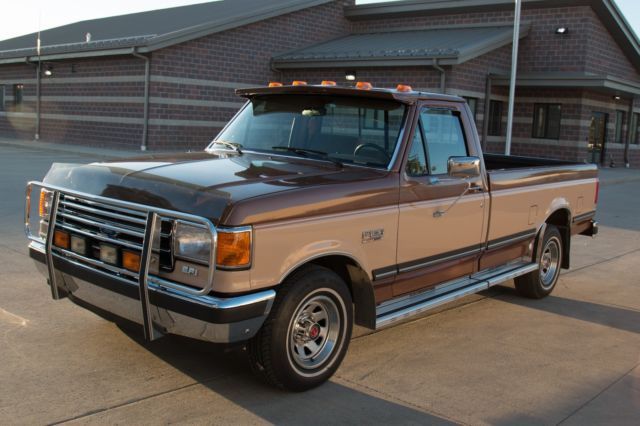 1990 Tan Ford F-150