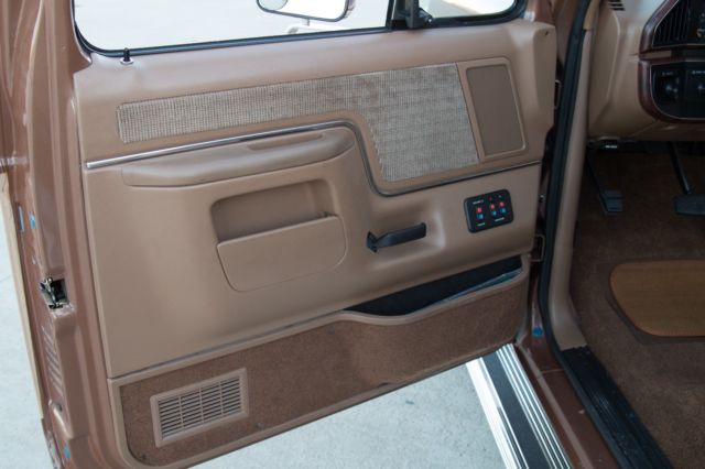 1990 Tan Ford F-150