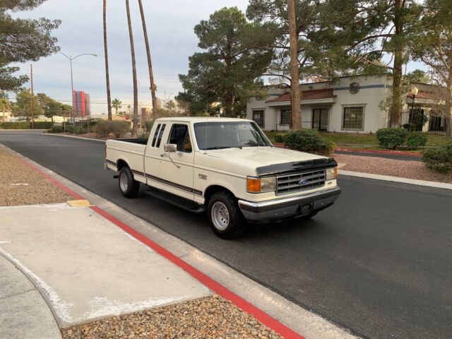 1990 White Ford F-150 Pickup