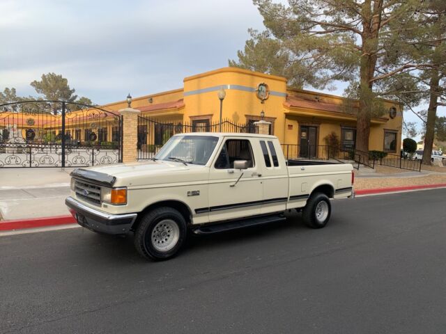 1990 White Ford F-150 Pickup