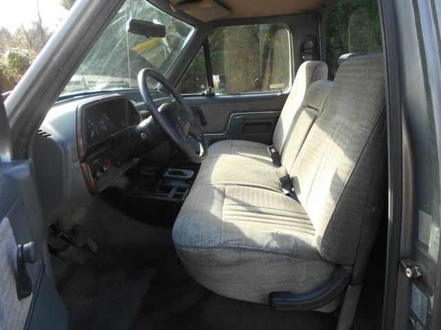 1990 Gray Ford F-150 Standard Cab Pickup