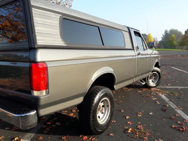 1990 Gray Ford F-150 Standard Cab Pickup