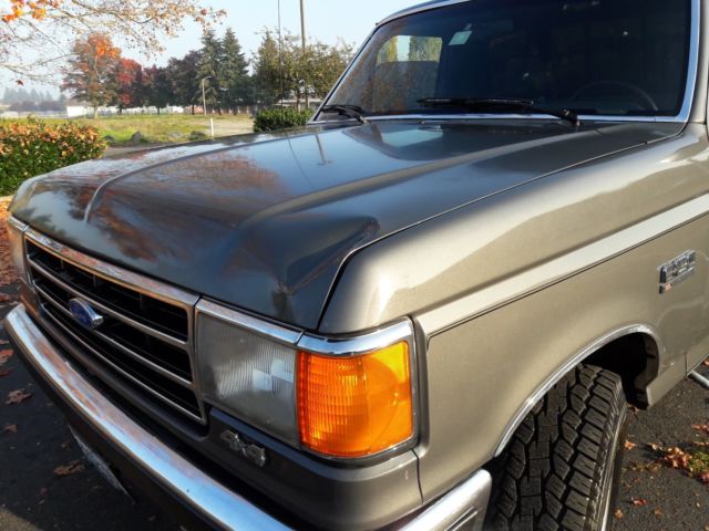 1990 Gray Ford F-150 Standard Cab Pickup