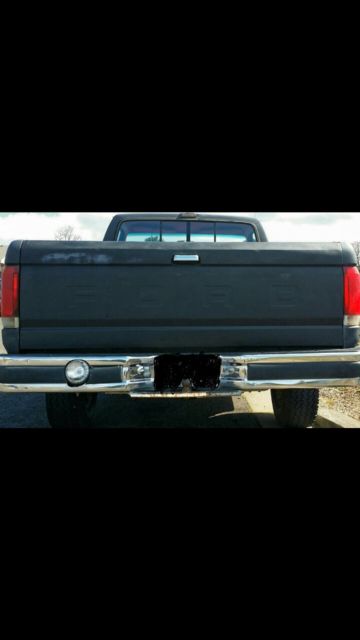 1990 Gray Ford F-150 Standard Cab Pickup