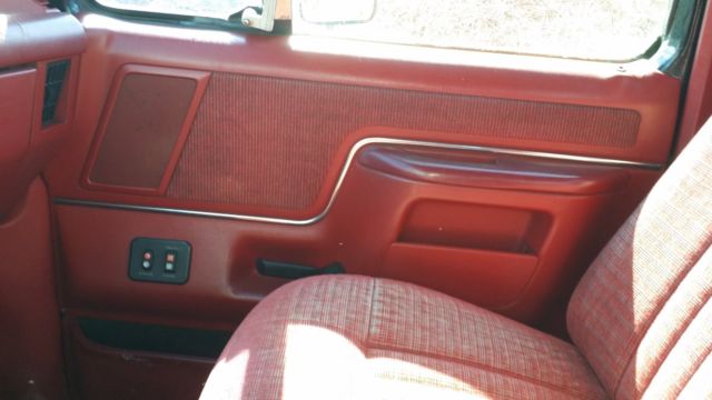 1990 Gray Ford F-150 Standard Cab Pickup