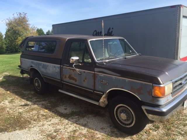 1990 Brown Ford F-250 Standard Cab Pickup