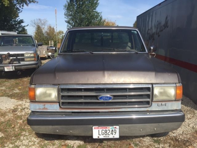 1990 Brown Ford F-250 Standard Cab Pickup