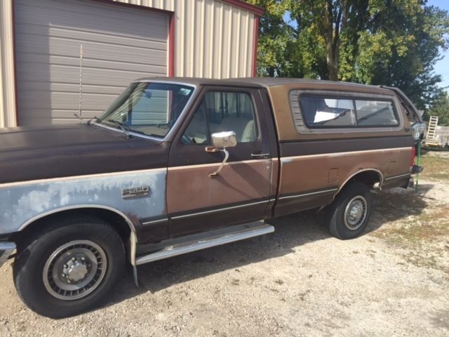 1990 Brown Ford F-250 Standard Cab Pickup