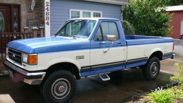 1990 Blue Ford F-250