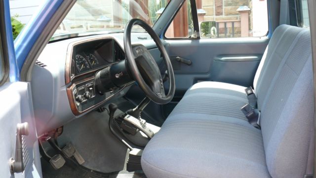 1990 Blue Ford F-250