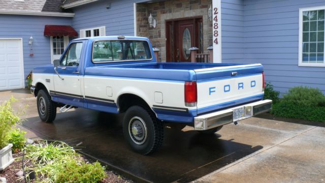 1990 Blue Ford F-250