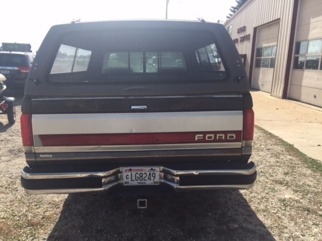 1990 Brown Ford F-250 Standard Cab Pickup