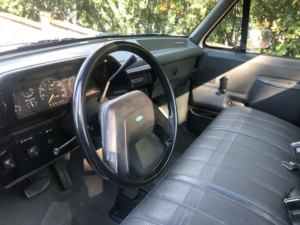 1990 White Ford F-250 Standard Cab Pickup