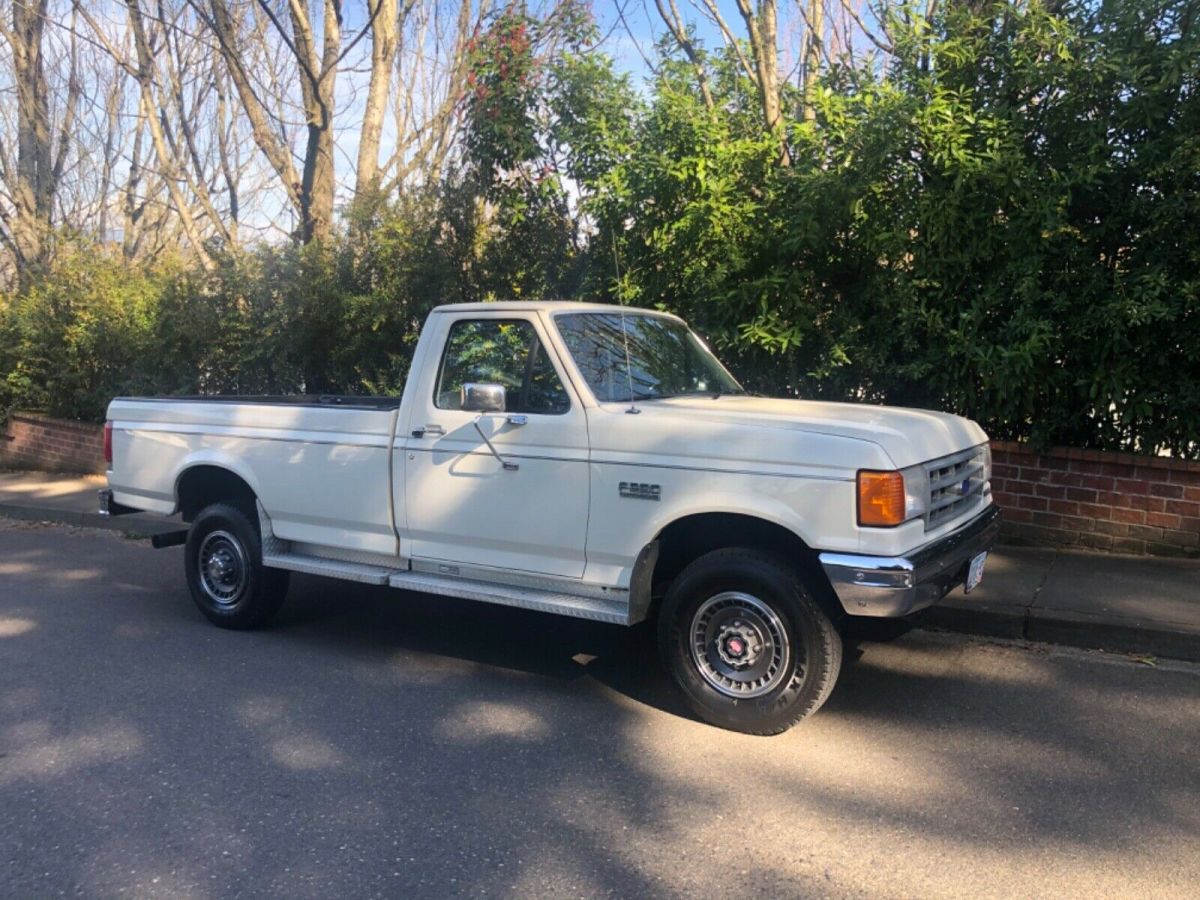 1990 White Ford F-250 Standard Cab Pickup