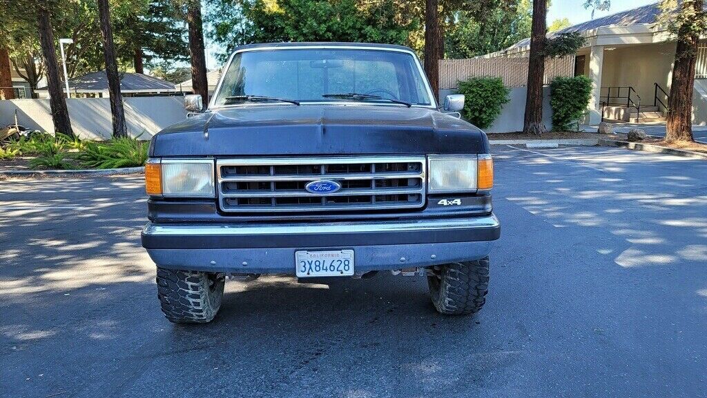 1990 Black Ford F-250 Pickup