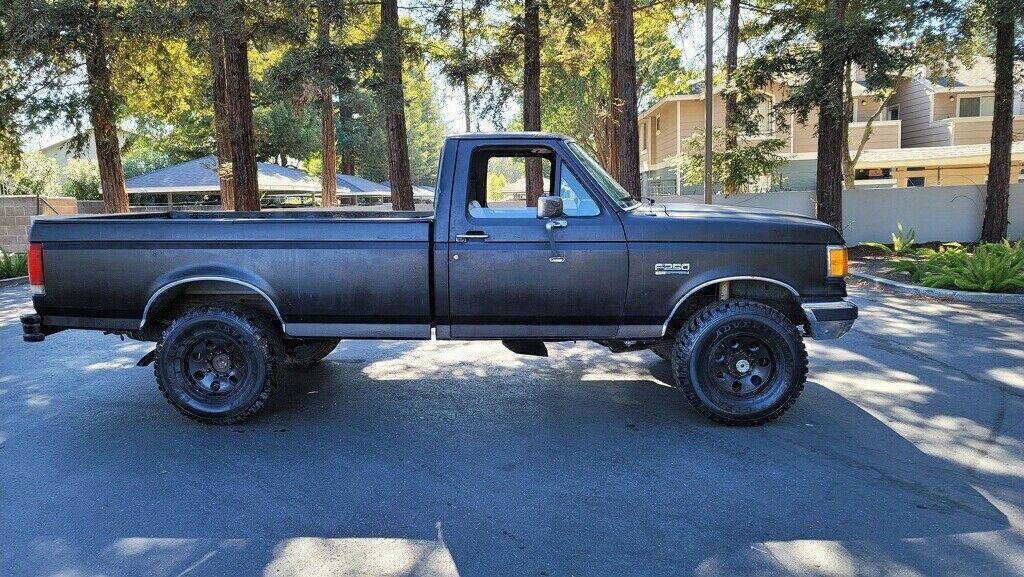 1990 Black Ford F-250 Pickup