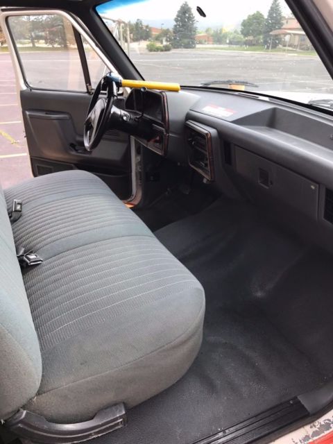 1990 White/Orange Ford F-350