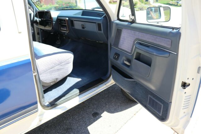 1990 White Ford F-350 Crew Cab Pickup