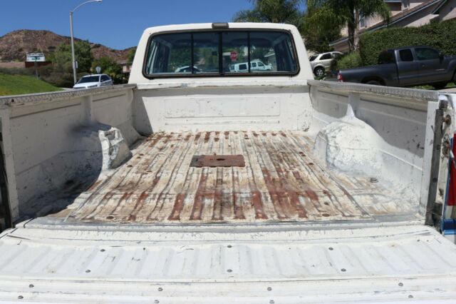 1990 White Ford F-350 Crew Cab Pickup