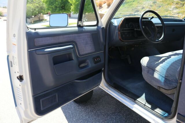 1990 White Ford F-350 Crew Cab Pickup