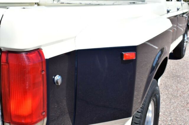 1990 White Ford F-350 --