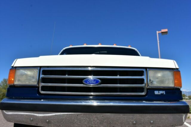 1990 White Ford F-350 --