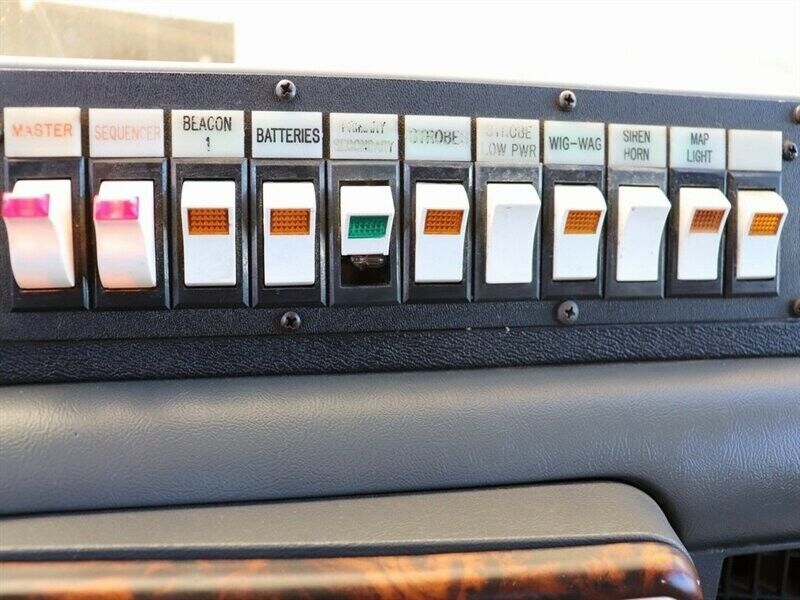 1990 White Ford F-350 --