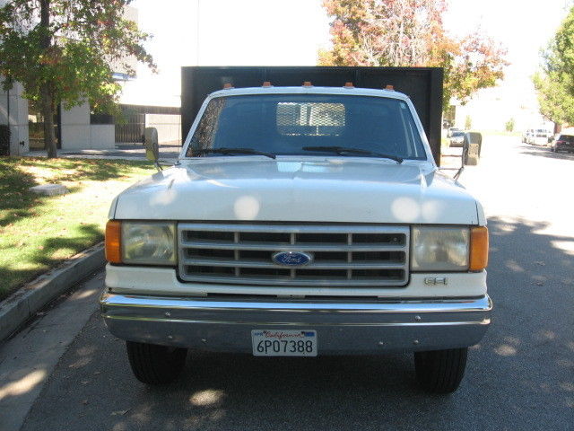 1990 White Ford F-350 Standard Cab Pickup