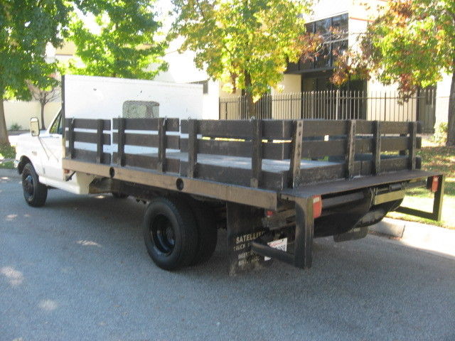 1990 White Ford F-350 Standard Cab Pickup