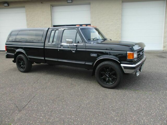 1990 Ford F-250 Standard Cab Pickup