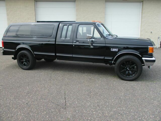 1990 Ford F-250 Standard Cab Pickup