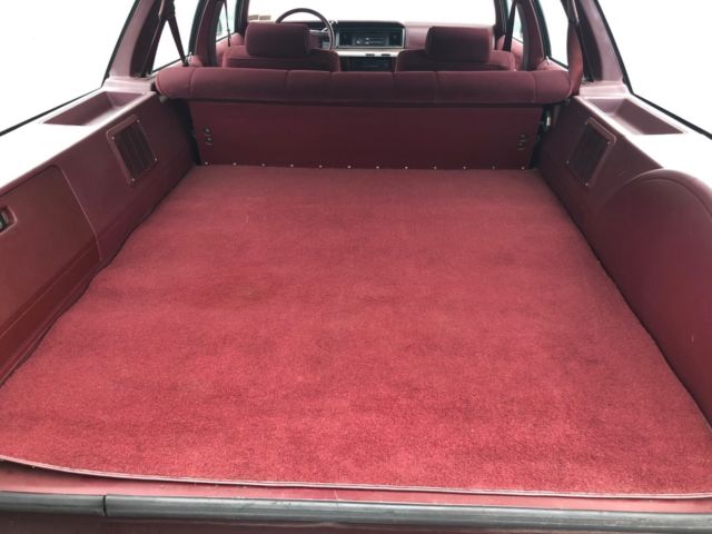 1990 Burgundy Ford LTD COUNTRY SQUIRE LX Wagon