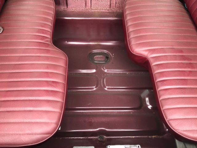 1990 Burgundy Ford LTD COUNTRY SQUIRE LX Wagon