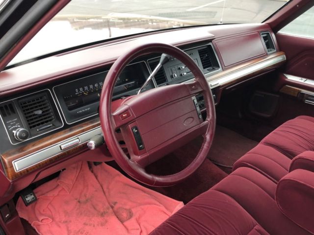 1990 Burgundy Ford LTD COUNTRY SQUIRE LX Wagon