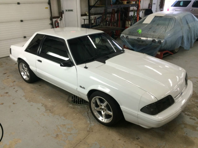 1990 White Ford Mustang Coupe