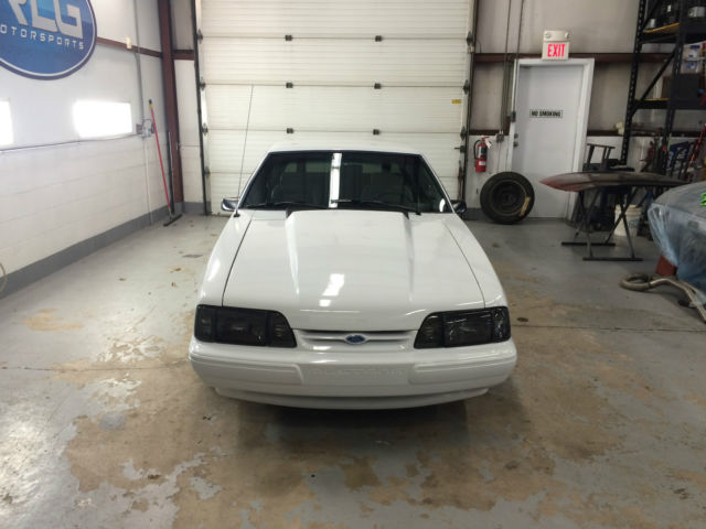 1990 White Ford Mustang Coupe