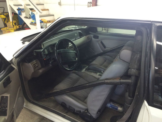 1990 White Ford Mustang Coupe