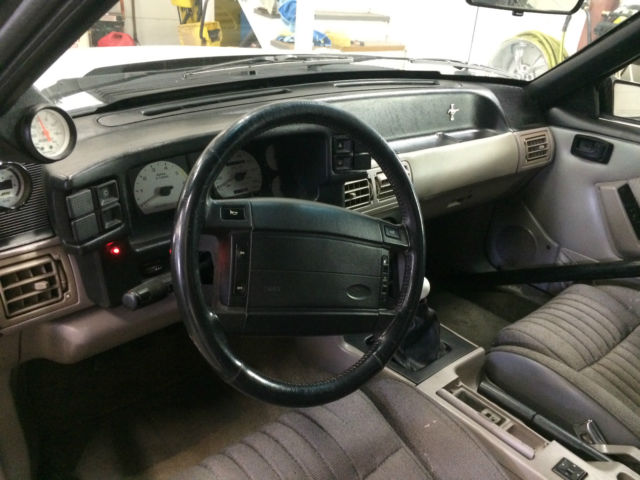 1990 White Ford Mustang Coupe