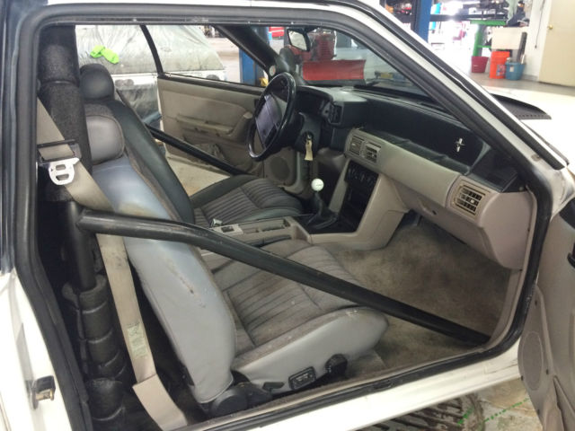 1990 White Ford Mustang Coupe