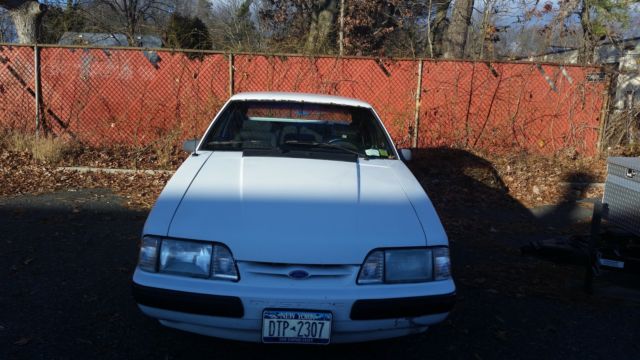 1990 White Ford Mustang Hatchback