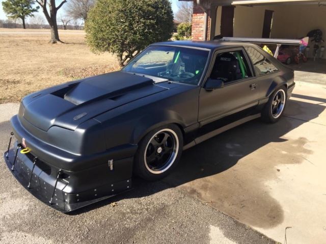 1990 Black Ford Mustang