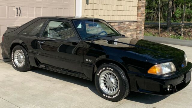 1990 Black Ford Mustang Hatchback