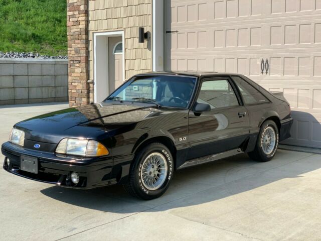 1990 Black Ford Mustang Hatchback